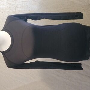Lululemon Athletica Top w/Thumbholes SZ SM